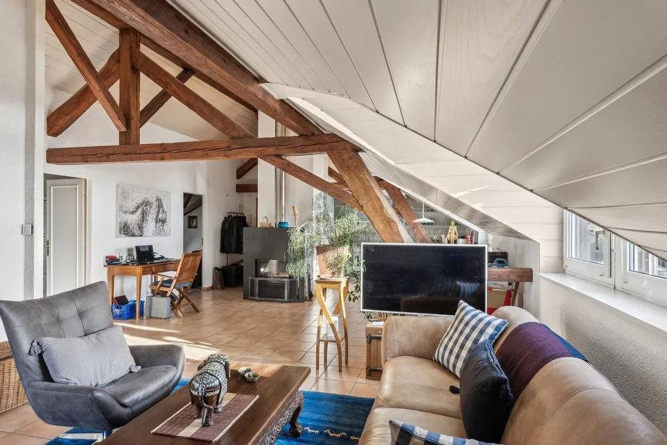 Charme und Charakter für diese schöne Wohnung. Zu besichtigen!