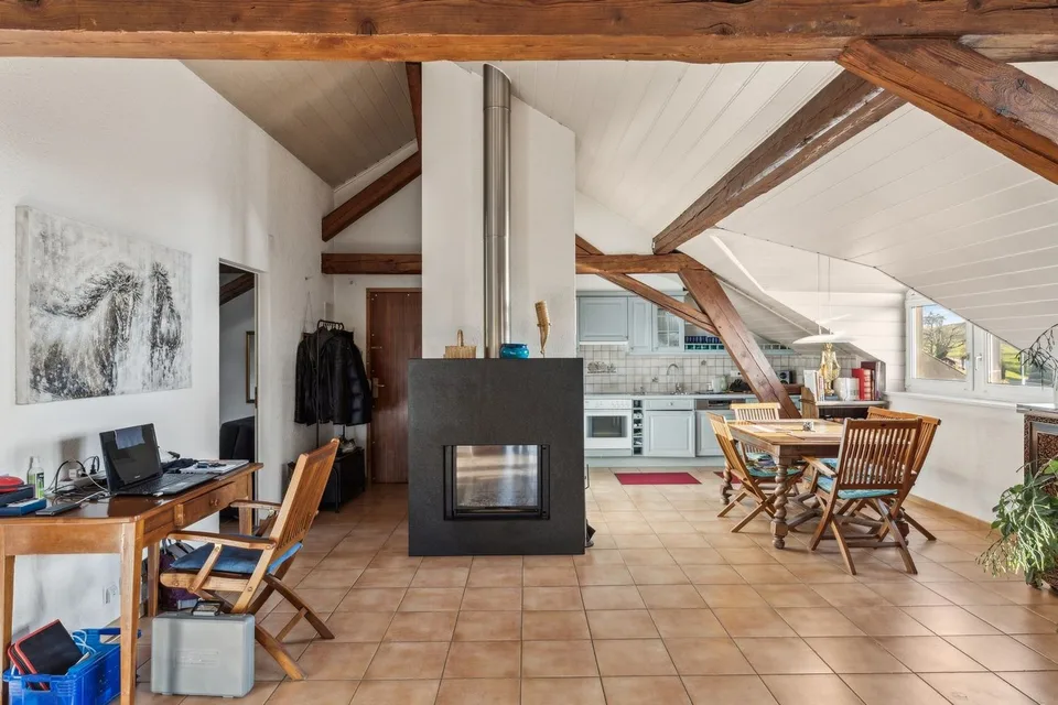Charme und Charakter für diese schöne Wohnung. Zu besichtigen!