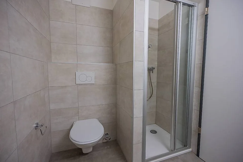 Wir verkaufen in Monte Carasso eine schöne 4.5-Zimmer-Wohnung im Grünen – Foto 10 von 13