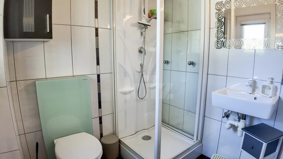 Ravissante maison mitoyenne avec accès à une piscine privée – photo 11 sur 13