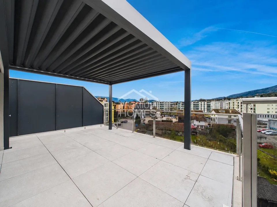 Attico nuovo con superba terrazza di 36 m²