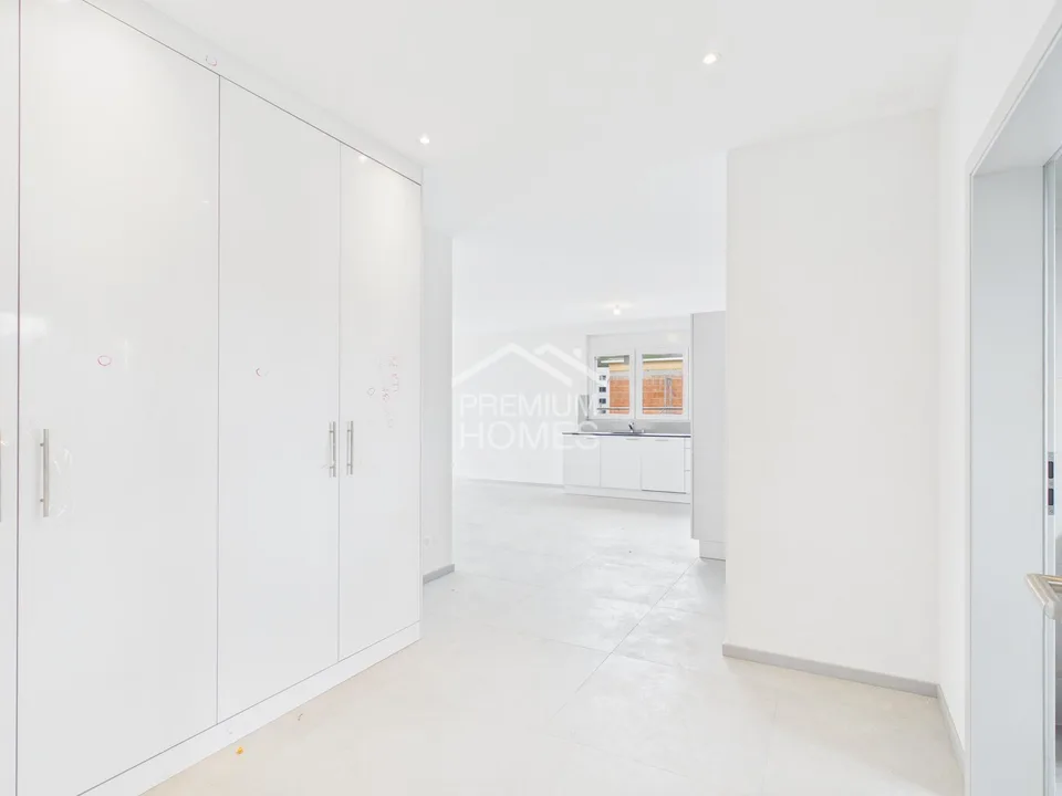 Attico nuovo con superba terrazza di 36 m²