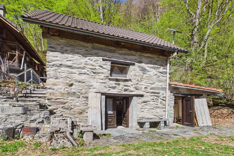Un rustico autentico per vivere la Valle Maggia