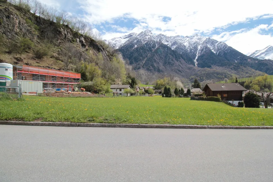 TERRAIN CONSTRUCTIBLE POUR RÉSIDENCES PRINCIPALES : VIVRE DANS LE VERT ET EN CONTACT AVEC LA NATURE