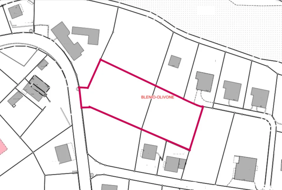 TERRAIN CONSTRUCTIBLE POUR RÉSIDENCES PRINCIPALES : VIVRE DANS LE VERT ET EN CONTACT AVEC LA NATURE