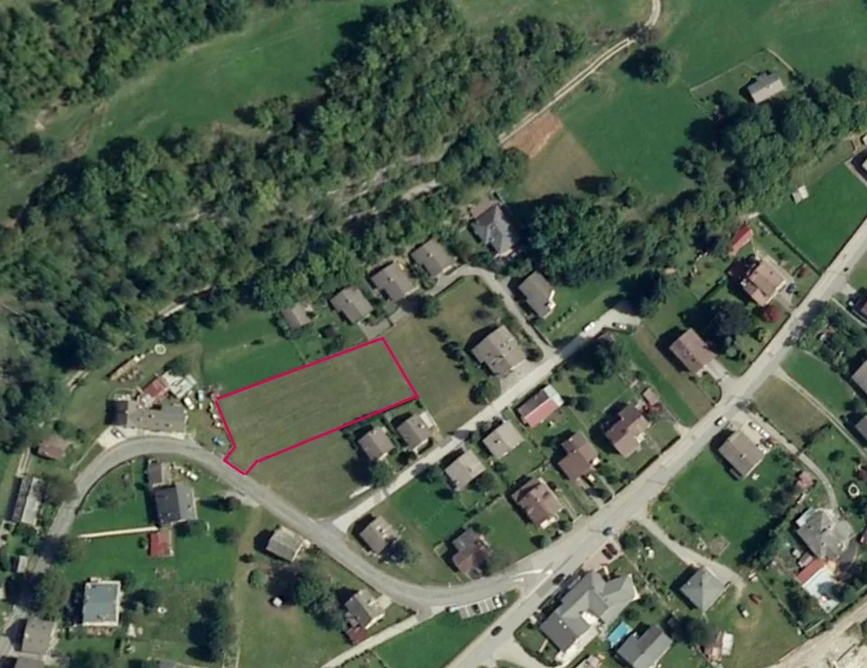 TERRAIN CONSTRUCTIBLE POUR RÉSIDENCES PRINCIPALES : VIVRE DANS LE VERT ET EN CONTACT AVEC LA NATURE