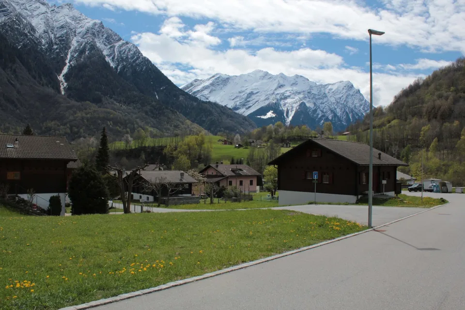 BAUGRUNDSTÜCK FÜR ERSTWOHNUNGEN: IM GRÜNEN UND IN KONTAKT MIT DER NATUR – Foto 6 von 8