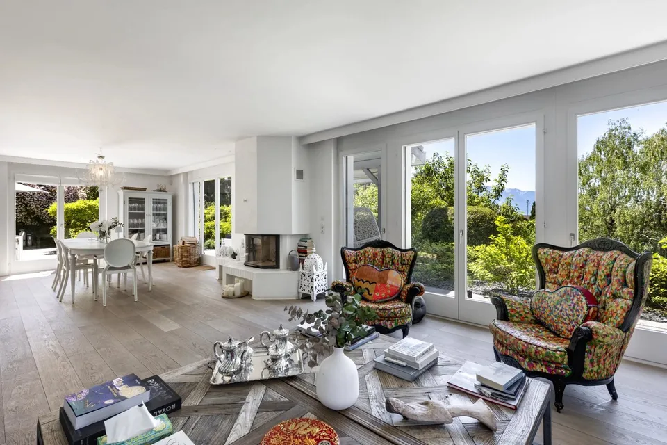 Bellissima proprietà di 6,5 locali in un ambiente verde con vista sul lago