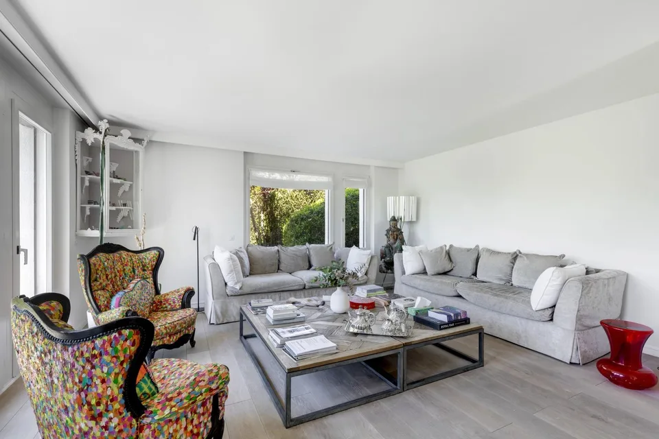 Bellissima proprietà di 6,5 locali in un ambiente verde con vista sul lago