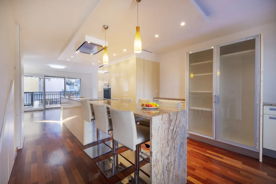 Villa triplex sul lago di Ginevra nella Marina du Bouveret – foto 8 di 13