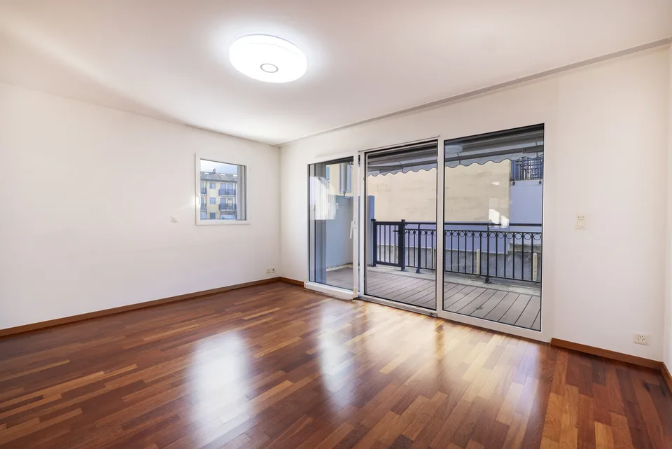 Villa triplex sul lago di Ginevra nella Marina du Bouveret – foto 9 di 13