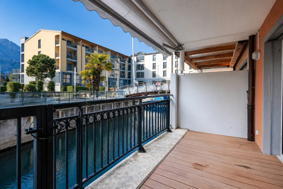 Villa triplex sul lago di Ginevra nella Marina du Bouveret – foto 10 di 13