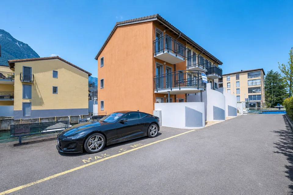 TripLEX-Villa am Ufer des Genfersees in der Marina du Bouveret