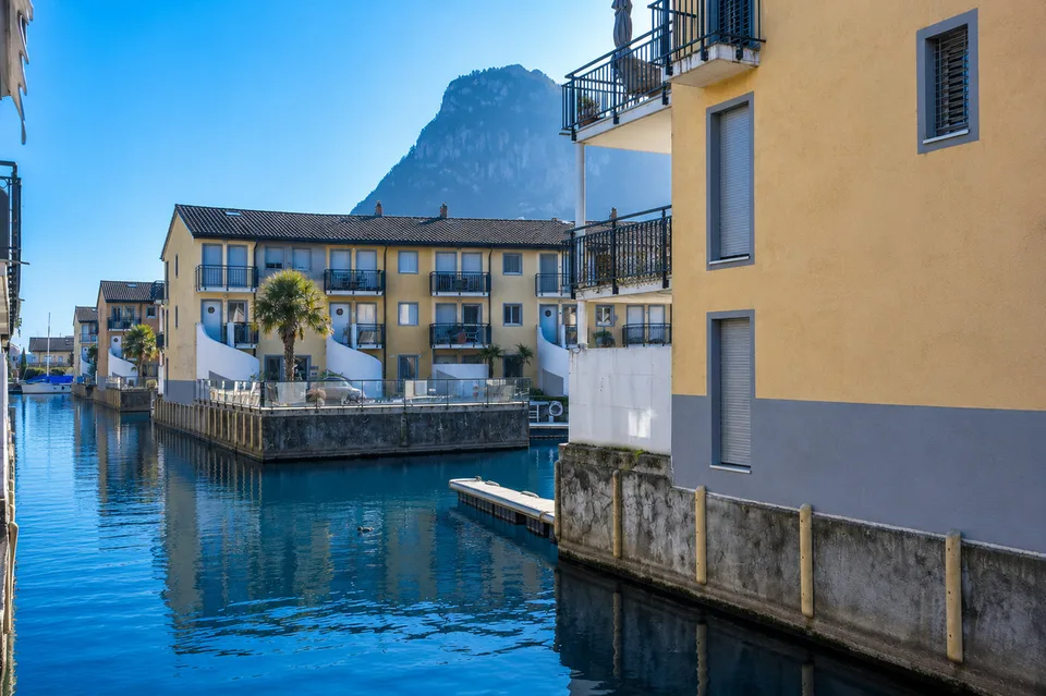 TripLEX-Villa am Ufer des Genfersees in der Marina du Bouveret