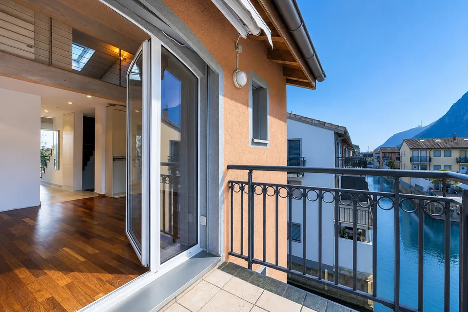 Villa triplex sul lago di Ginevra nella Marina du Bouveret – foto 6 di 13