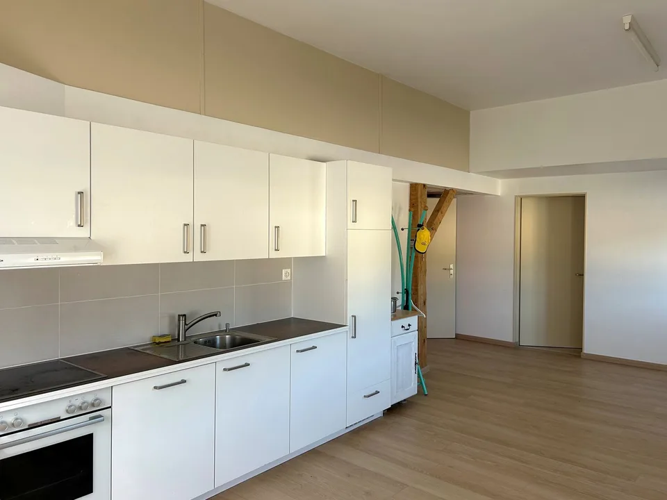 Proprietà con più appartamenti e un laboratorio artigianale a Porrentruy