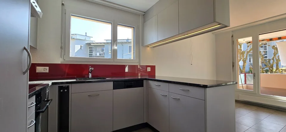 Frisch renovierte 4.5 Zi.-Wohnung direkt neben Kindergarten- & Grundschule