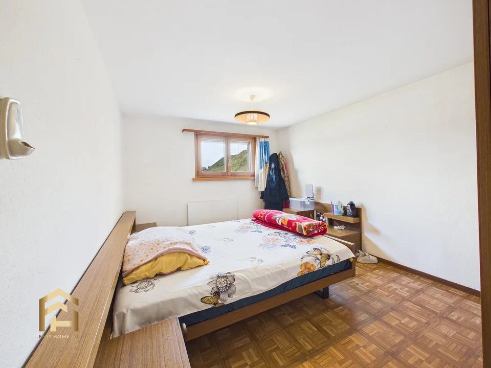 Vivre avec une vue : Appartement ensoleillé de 4,5 pièces dans l'idyllique Ergisch