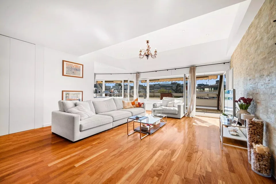 Bel attique en duplex au coeur de Champel