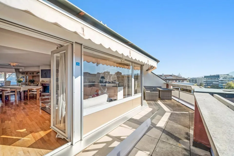 Bel attique en duplex au coeur de Champel