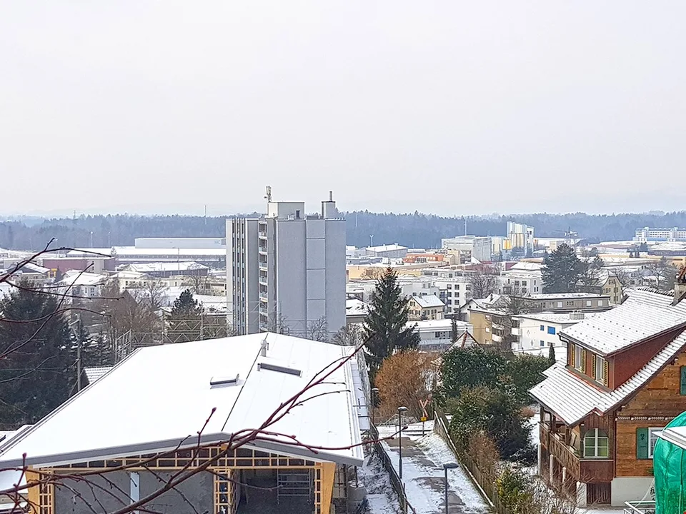 HINWIL NORD - APPARTAMENTO A MAISONETTE INTERESSANTE - 2,5 LOCALI