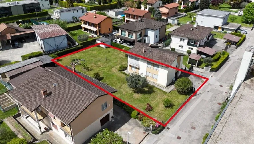 NOVAZZANO EINFAMILIENHAUS MIT GROßEM BAUGRUND