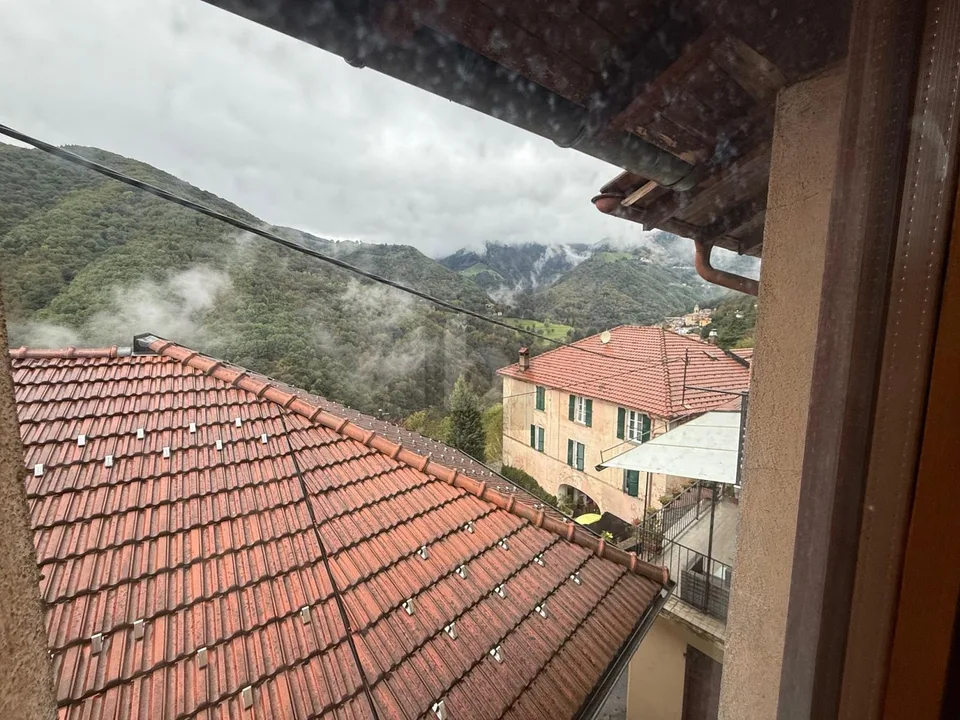 ZENTRALE LAGE MIT SCHÖNER AUSBLICK AUF DAS TAL