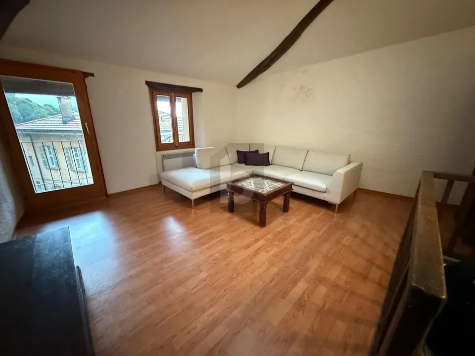 ZENTRALE LAGE MIT SCHÖNER AUSBLICK AUF DAS TAL