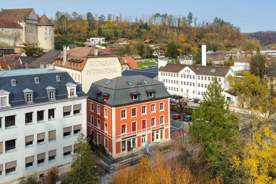 Immeuble mixte rénové au centre de Porrentruy