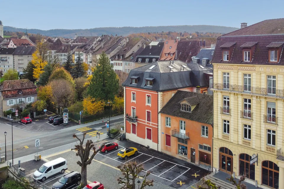 Immeuble mixte rénové au centre de Porrentruy