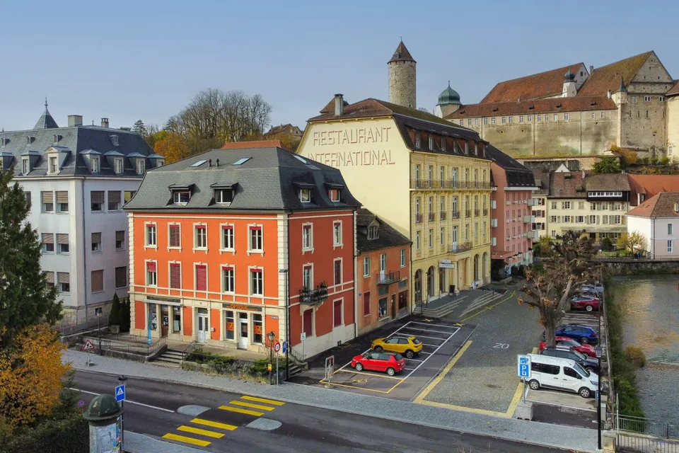 Immeuble mixte rénové au centre de Porrentruy