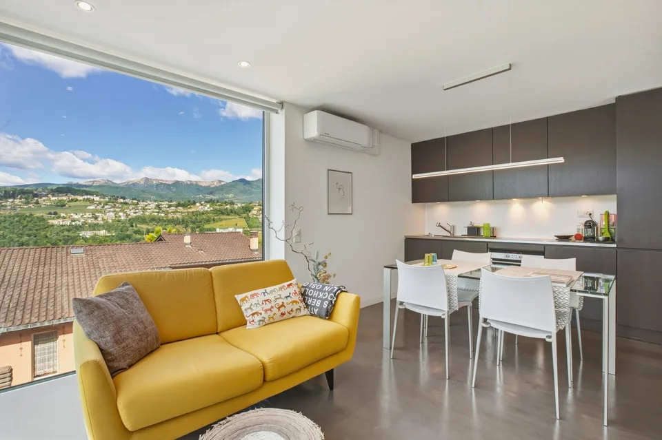 Un refuge au-dessus de la ville: délicieux appartement avec terrasse - po...