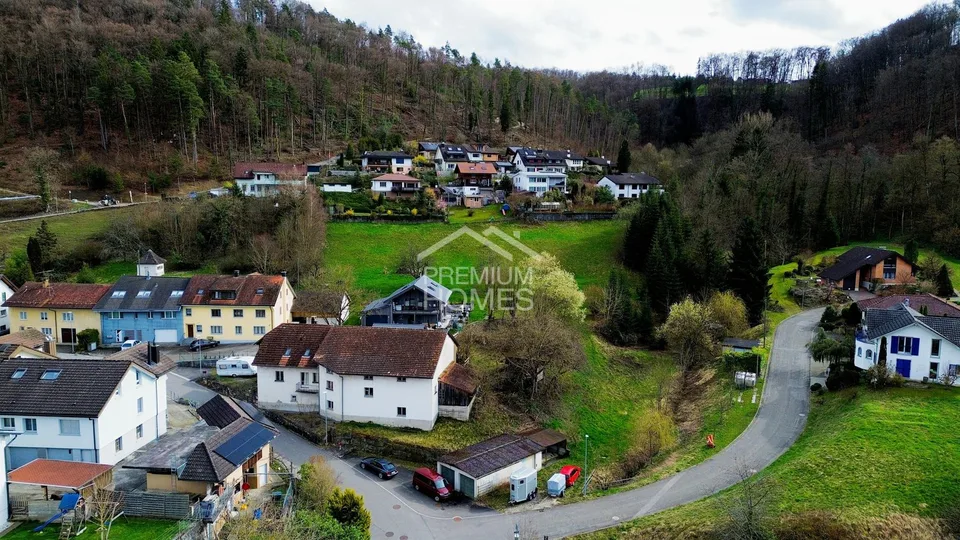 Ampio terreno edificabile con potenziale di sviluppo