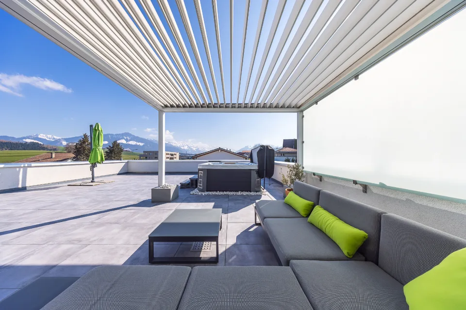 Dachgeschoss-Duplex mit splendider Terrasse