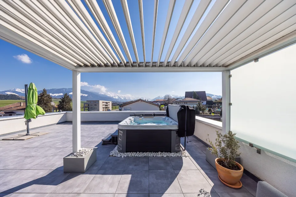 Dachgeschoss-Duplex mit splendider Terrasse