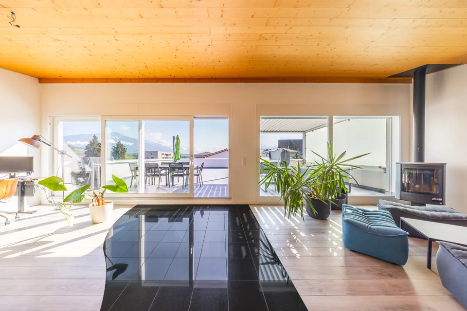 Dachgeschoss-Duplex mit splendider Terrasse