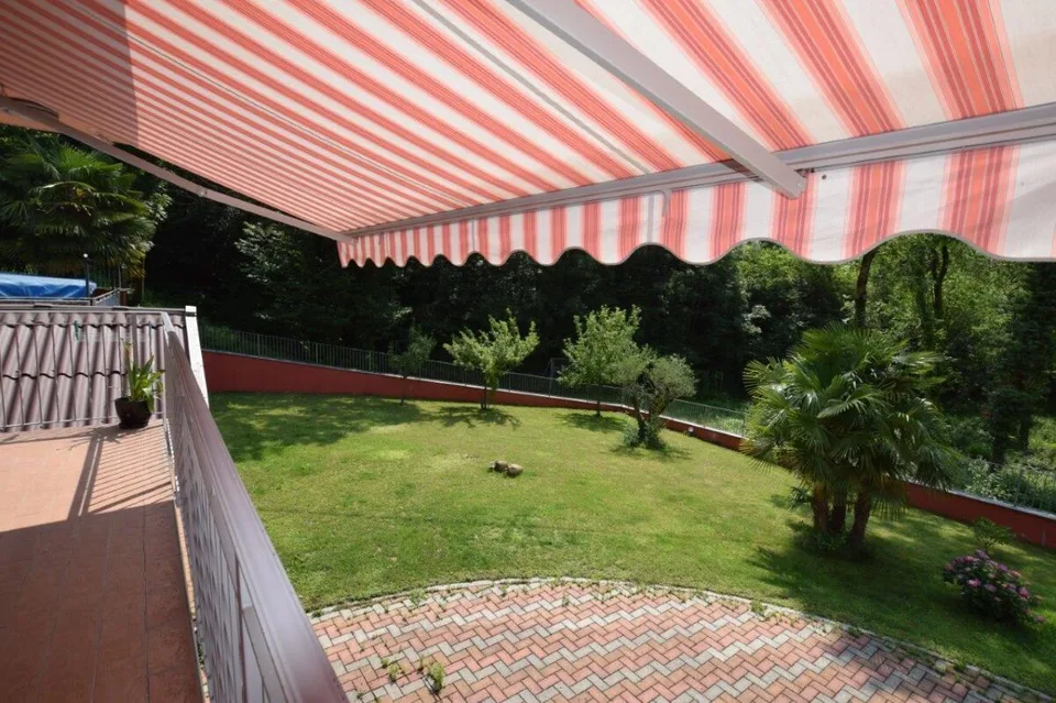 Renovierungsbedürftiges Haus mit Garten und Pool – Foto 13 von 14
