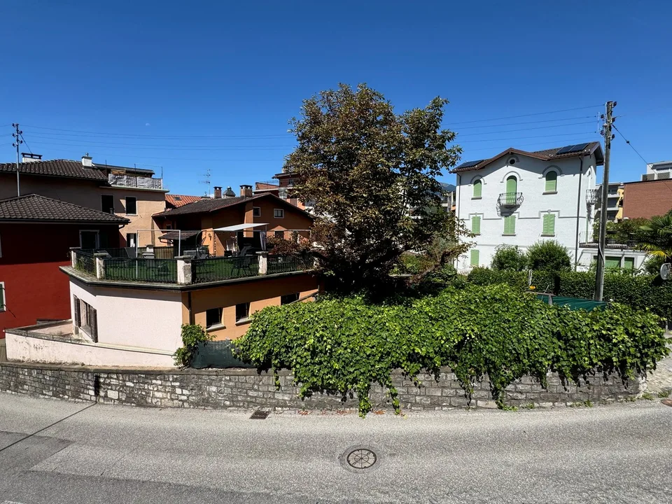 Viganello: Semi-detached house with garden and terrace, ideal investment