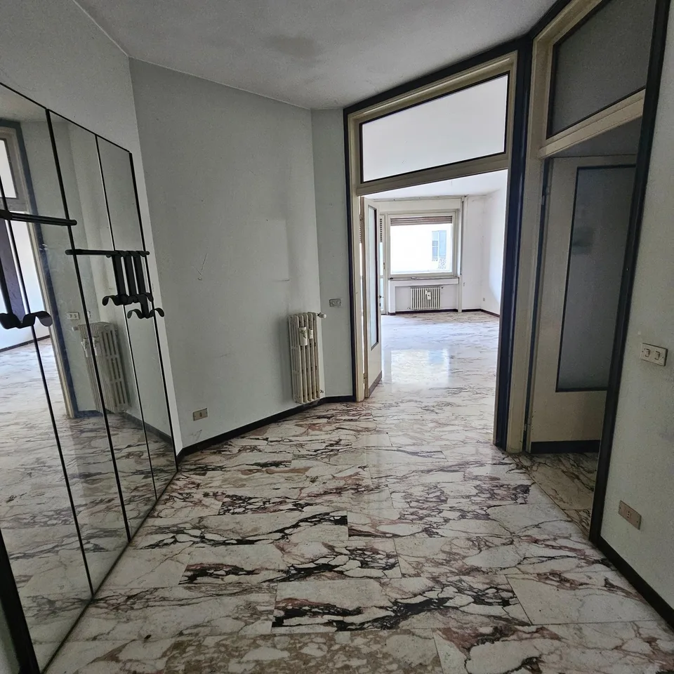 Appartement spacieux de 4.5 pièces à vendre à Varese – Via Felice Orrigoni 2