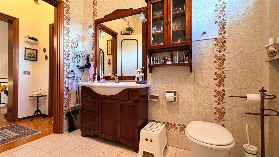 Esclusiva villa con splendida vista lago, piscina e assoluta privacy a – foto 13 di 13