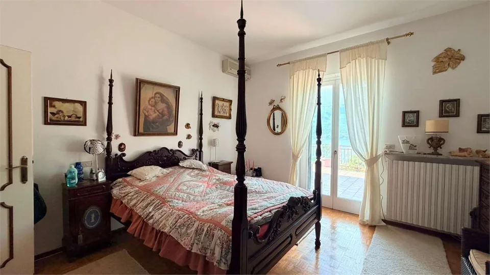 Esclusiva villa con splendida vista lago, piscina e assoluta privacy a – foto 8 di 13