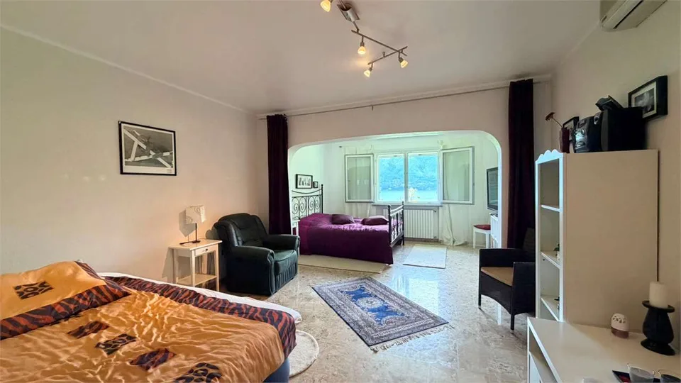 Esclusiva villa con splendida vista lago, piscina e assoluta privacy a – foto 11 di 13