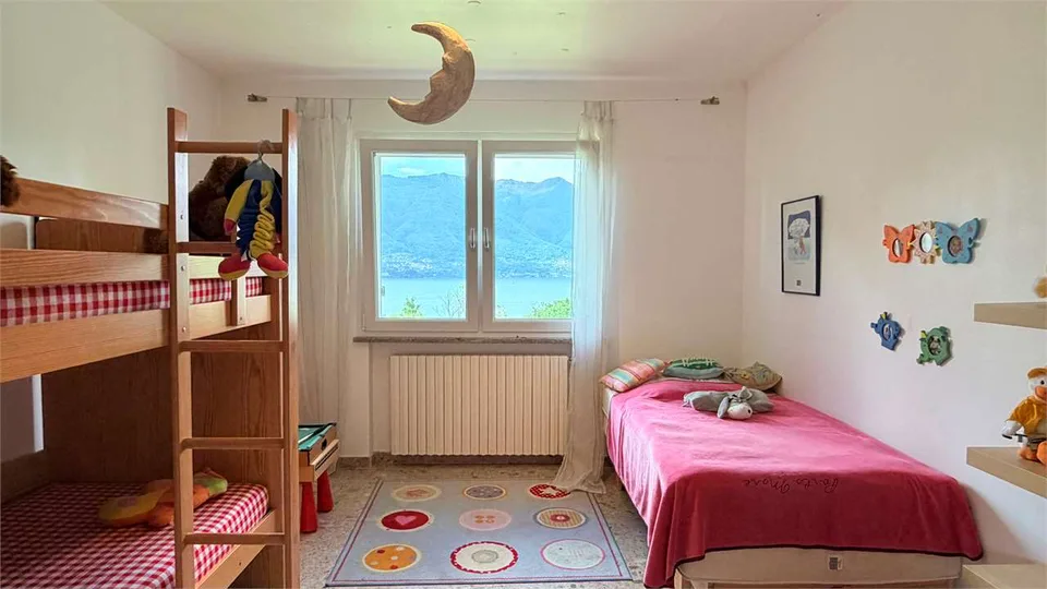 Esclusiva villa con splendida vista lago, piscina e assoluta privacy a – foto 12 di 13
