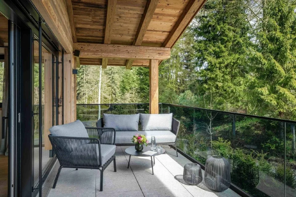 Où les Alpes murmurent et le luxe persiste