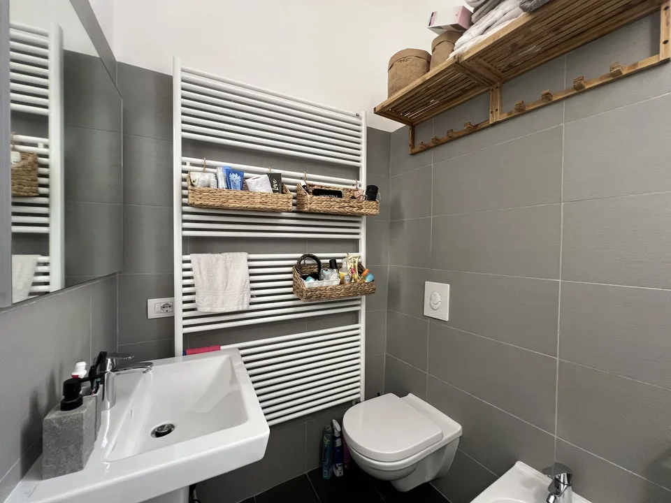 Luxus-Wohnung im komplett sanierten Palazzo im Zentrum mit Pool, in ruhiger und sonniger Lage – Foto 12 von 19