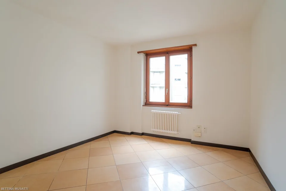 CHIASSO CENTRE – 4,5 LOCAUX DANS CORSO SAN GOTTARDO À LOUER – photo 8 sur 12