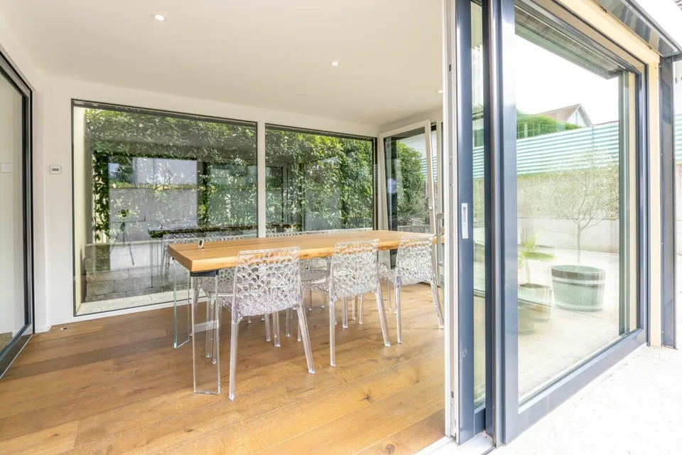 Moderne 4.5-Zimmer-Eigentumswohnung mit grossem Aussenbereich und Wintergarten – Foto 6 von 14
