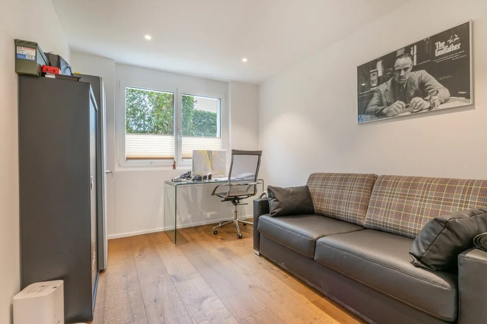 Moderne 4.5-Zimmer-Eigentumswohnung mit grossem Aussenbereich und Wintergarten – Foto 9 von 14