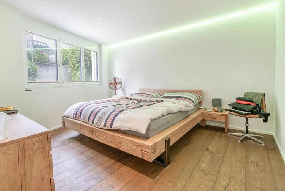 Moderne 4.5-Zimmer-Eigentumswohnung mit grossem Aussenbereich und Wintergarten – Foto 8 von 14