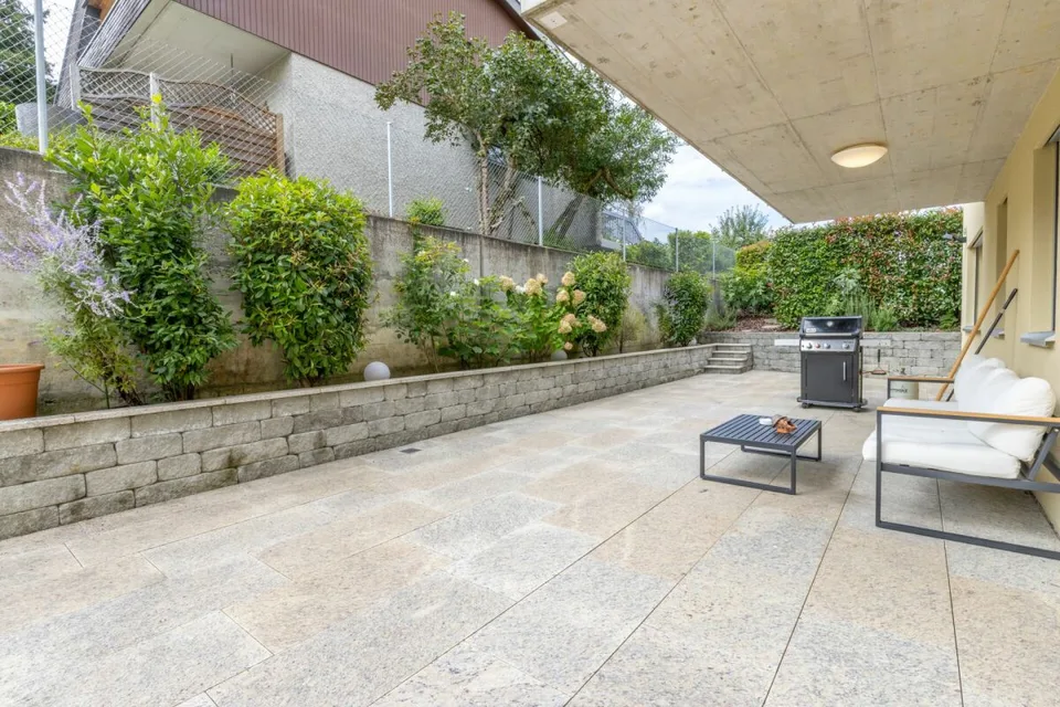 Moderne 4.5-Zimmer-Eigentumswohnung mit grossem Aussenbereich und Wintergarten – Foto 7 von 14